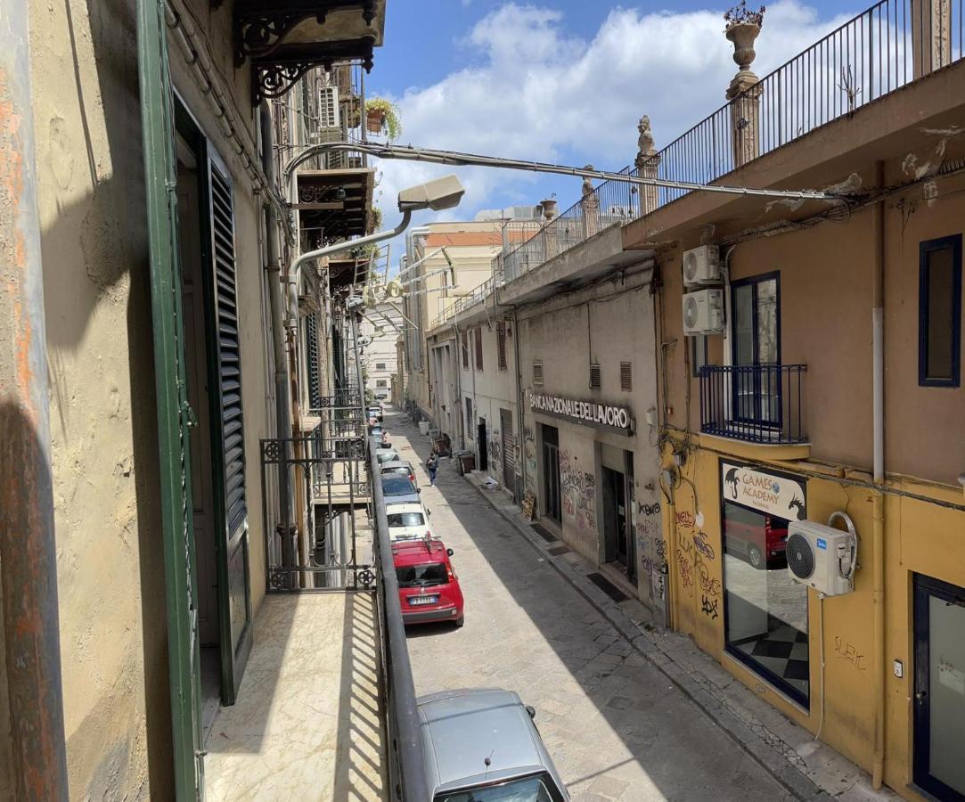 A Un Passo Dal Massimo 1 Apartment Palermo Exterior foto